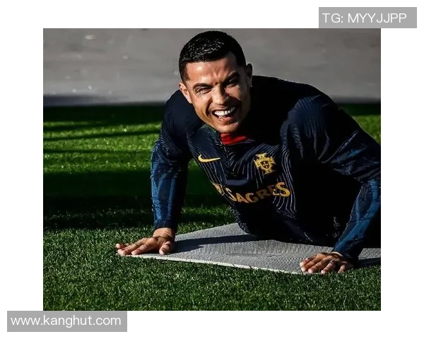 足球明星们的晚安动作大揭秘温馨瞬间尽在其中让我们一起感受他们的魅力与亲和力